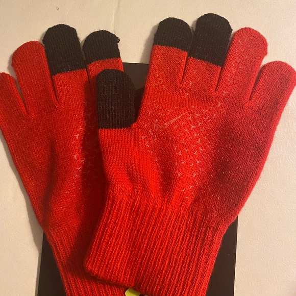 NIKE KNIT GRIP YOUTH GLOVES - Picture 3 of 3